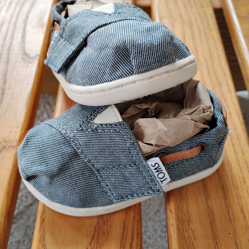 Toms baby shoes